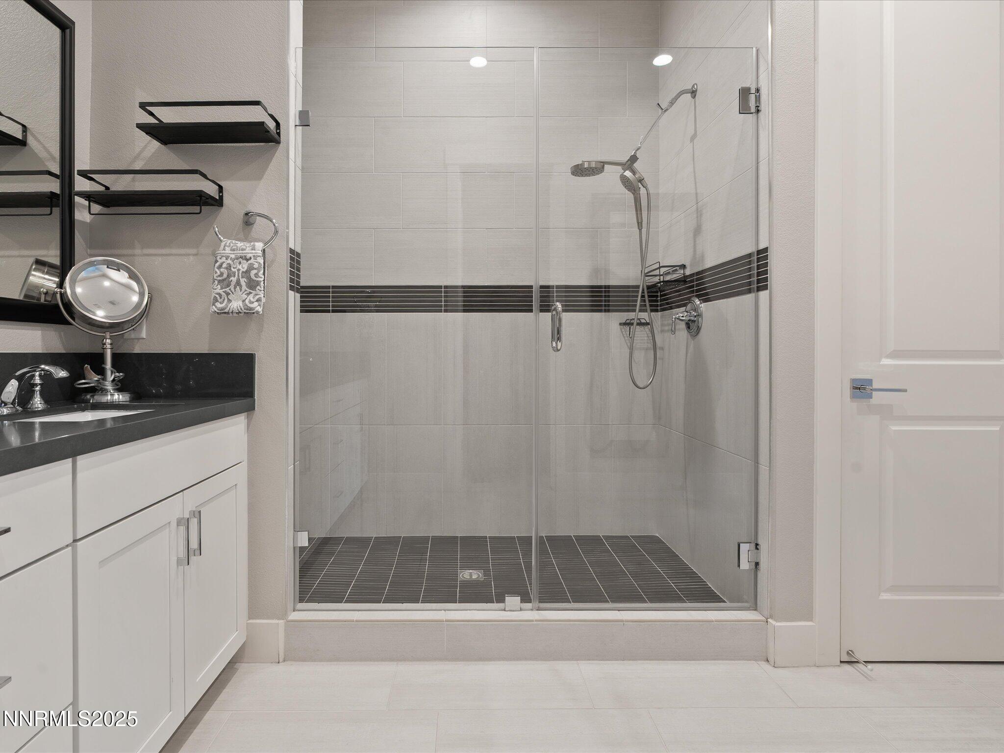 28-15026 Iron River Dr-127