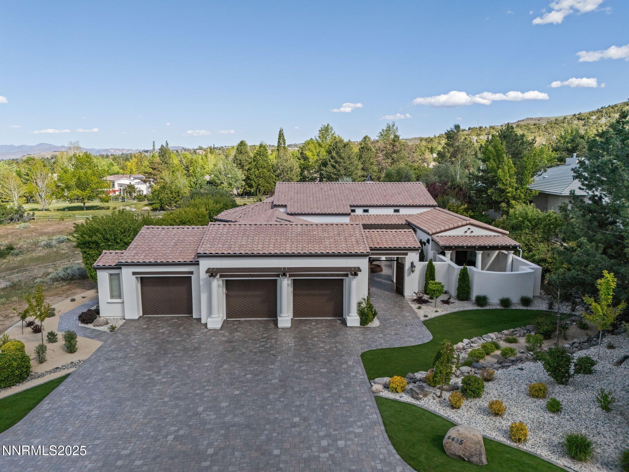 4485 Mountaingate Dr-2-100