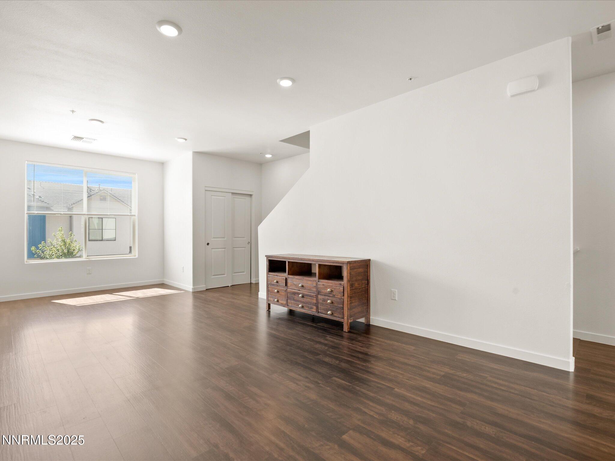 08-555 Logan Jacob Ln-107