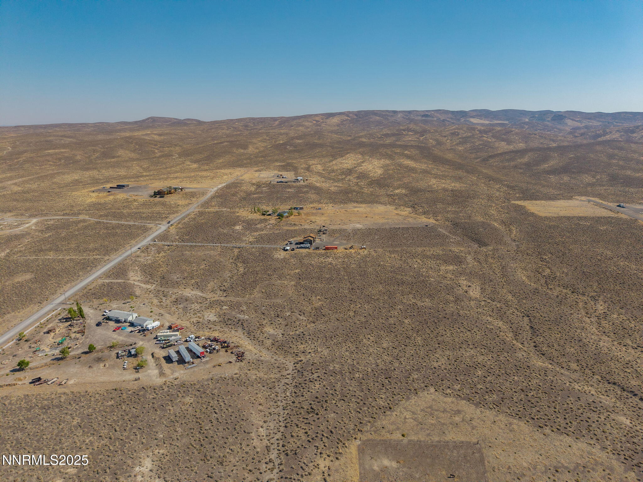 3-web-or-mls-1945 Gustafson Rd-4