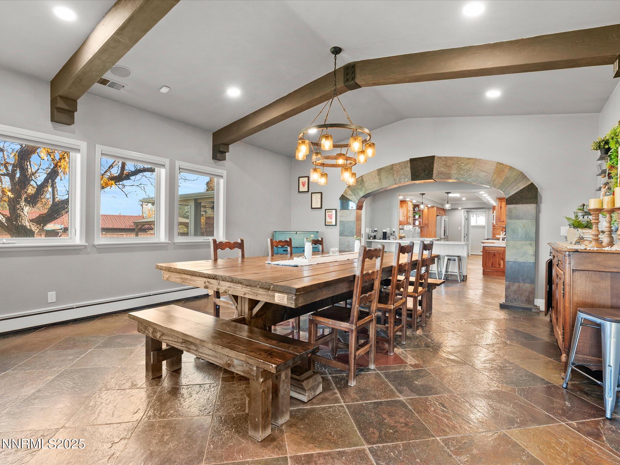 025-4515 Canyon Dr-127