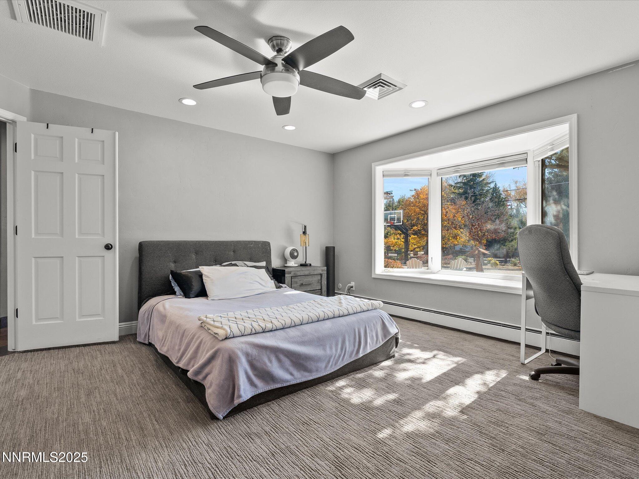 049-4515 Canyon Dr-151