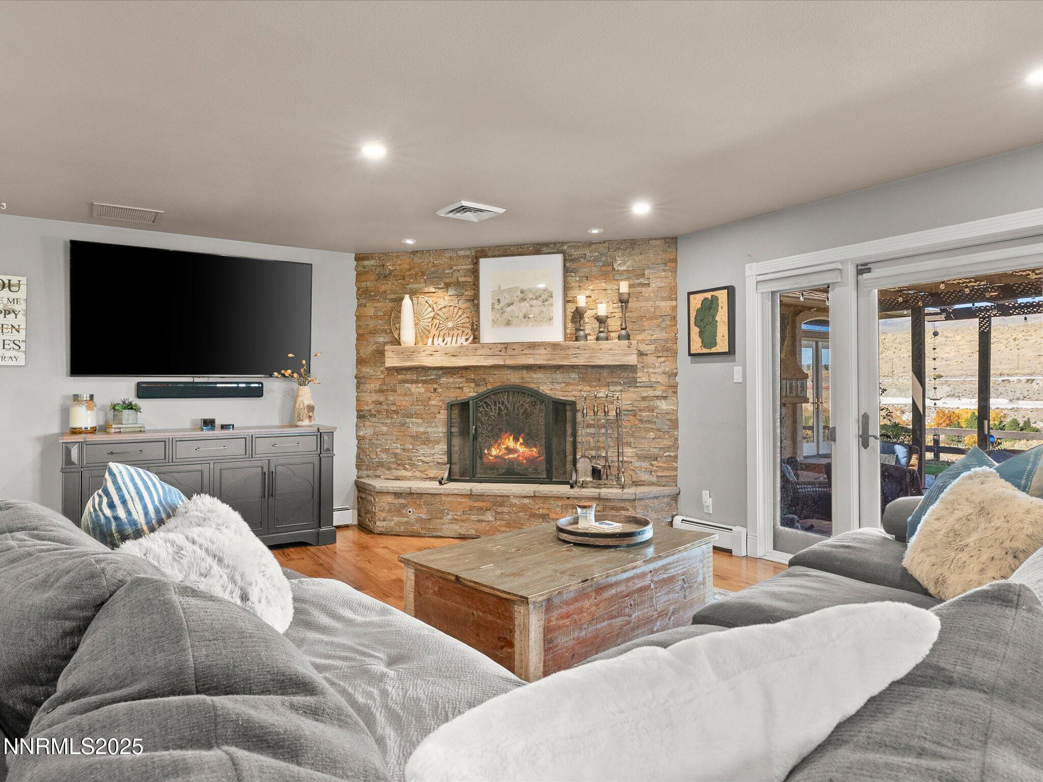 013-4515 Canyon Dr-115