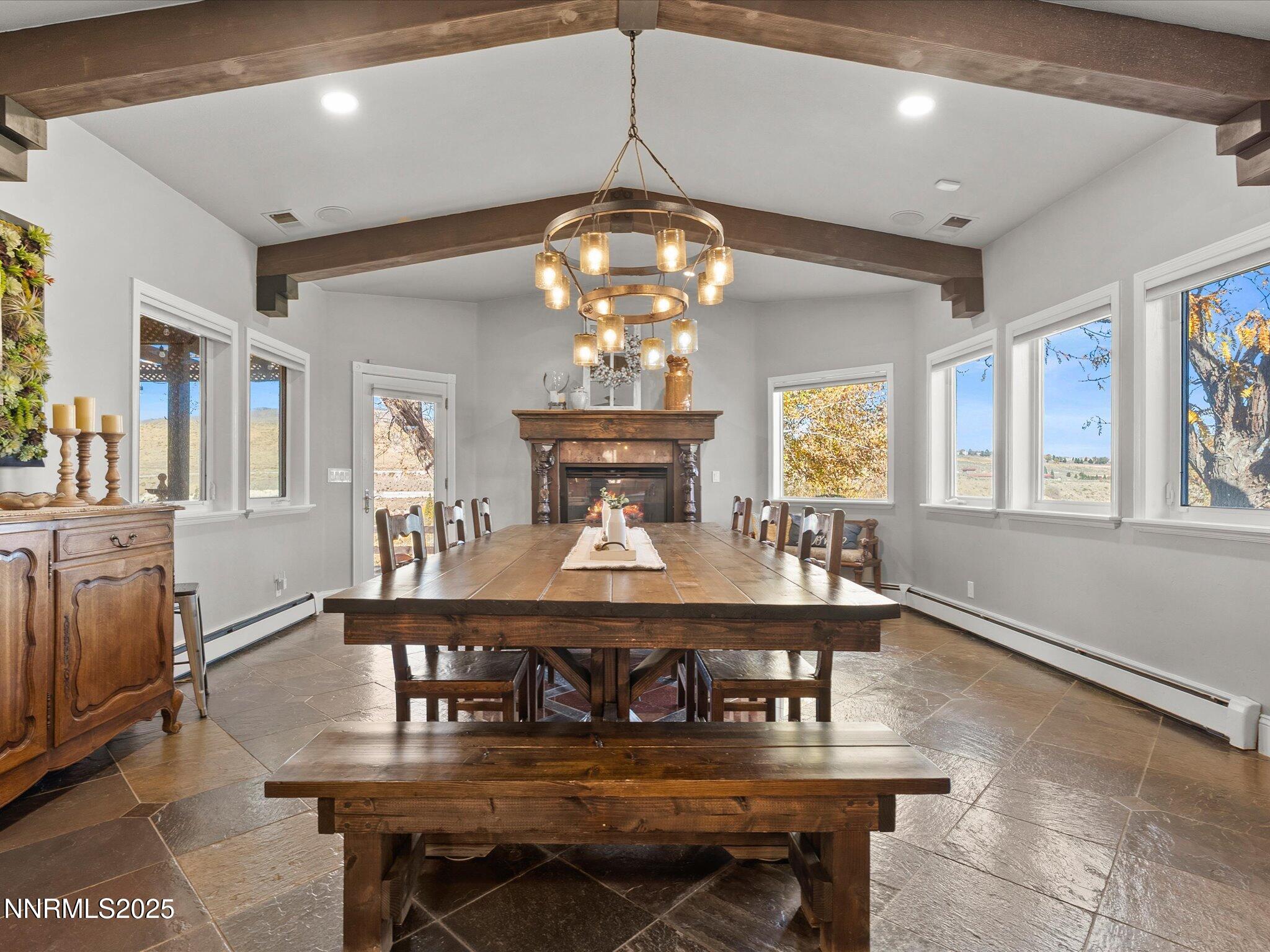 024-4515 Canyon Dr-126