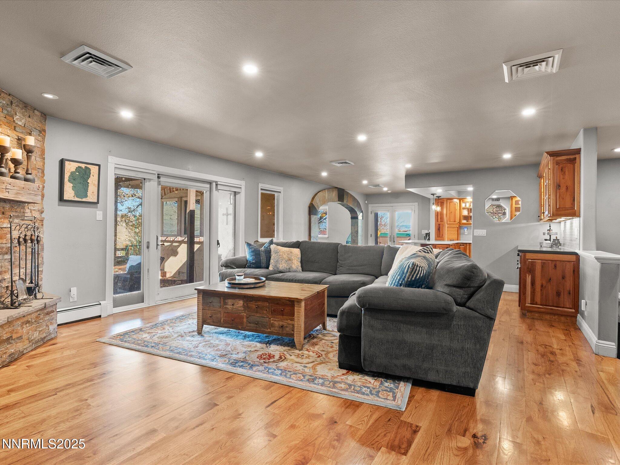 012-4515 Canyon Dr-114