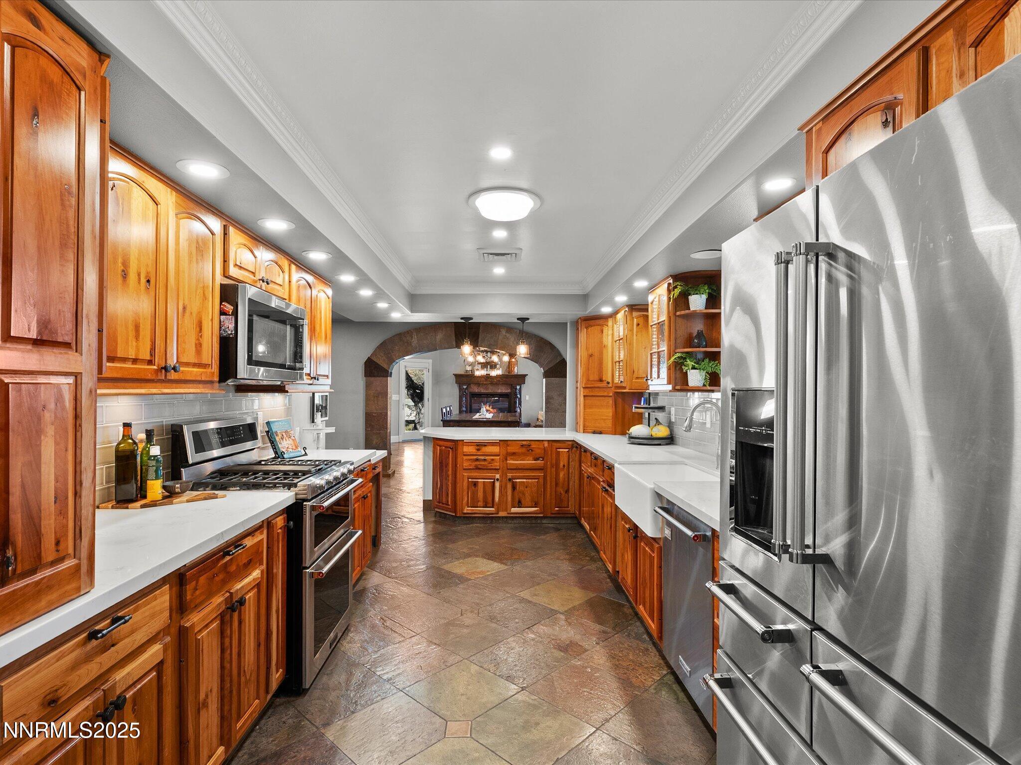 020-4515 Canyon Dr-122