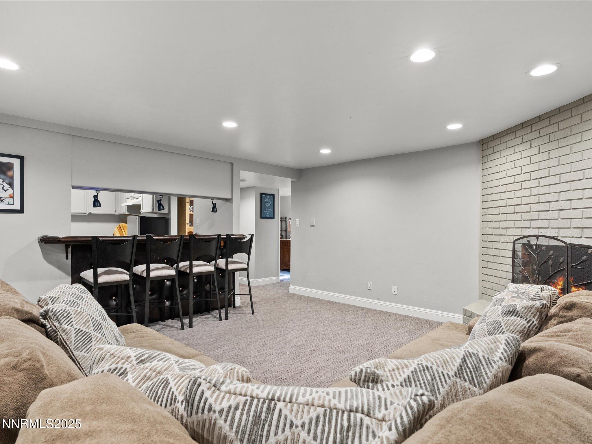 056-4515 Canyon Dr-158