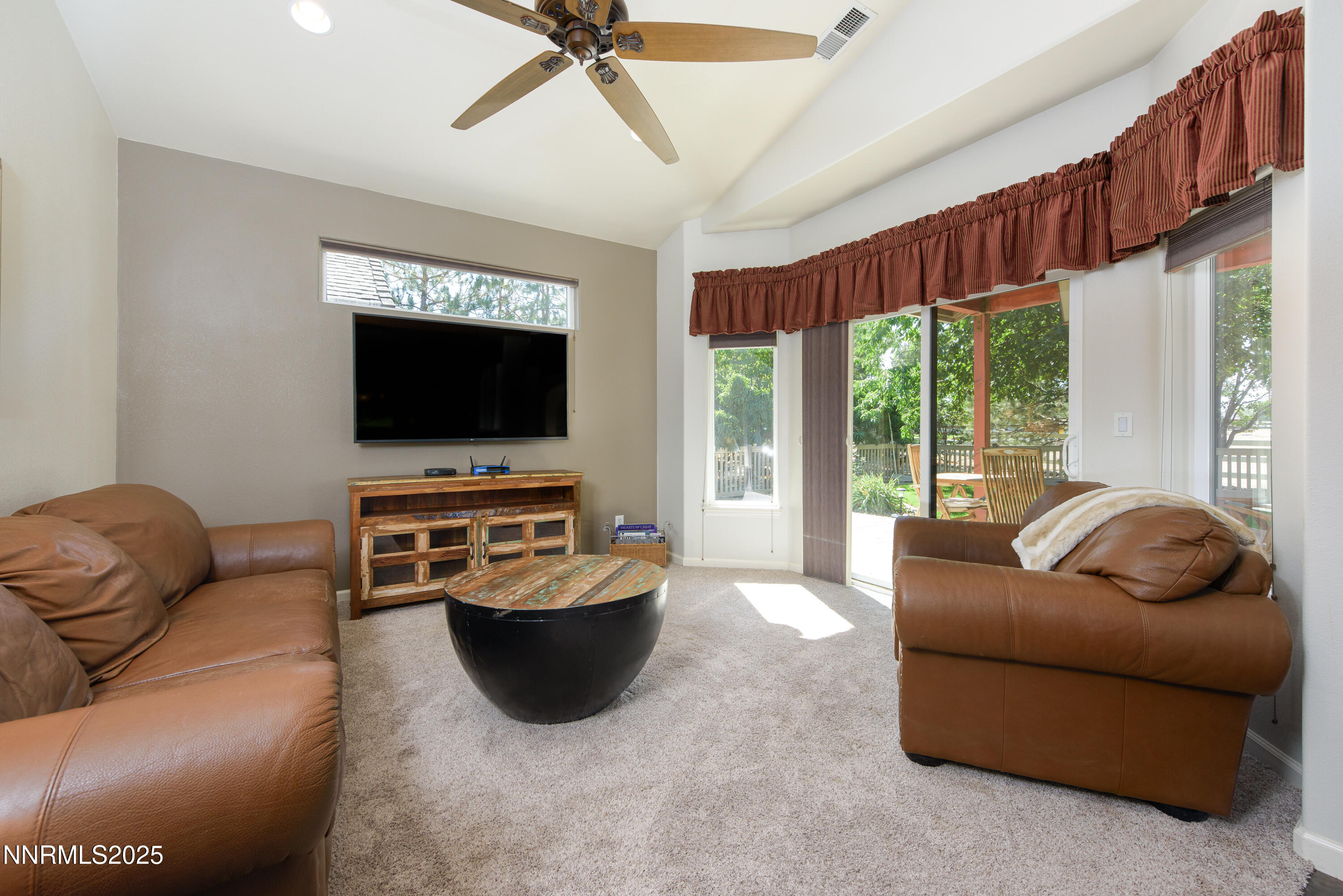 949 Heavenly View Ct-6