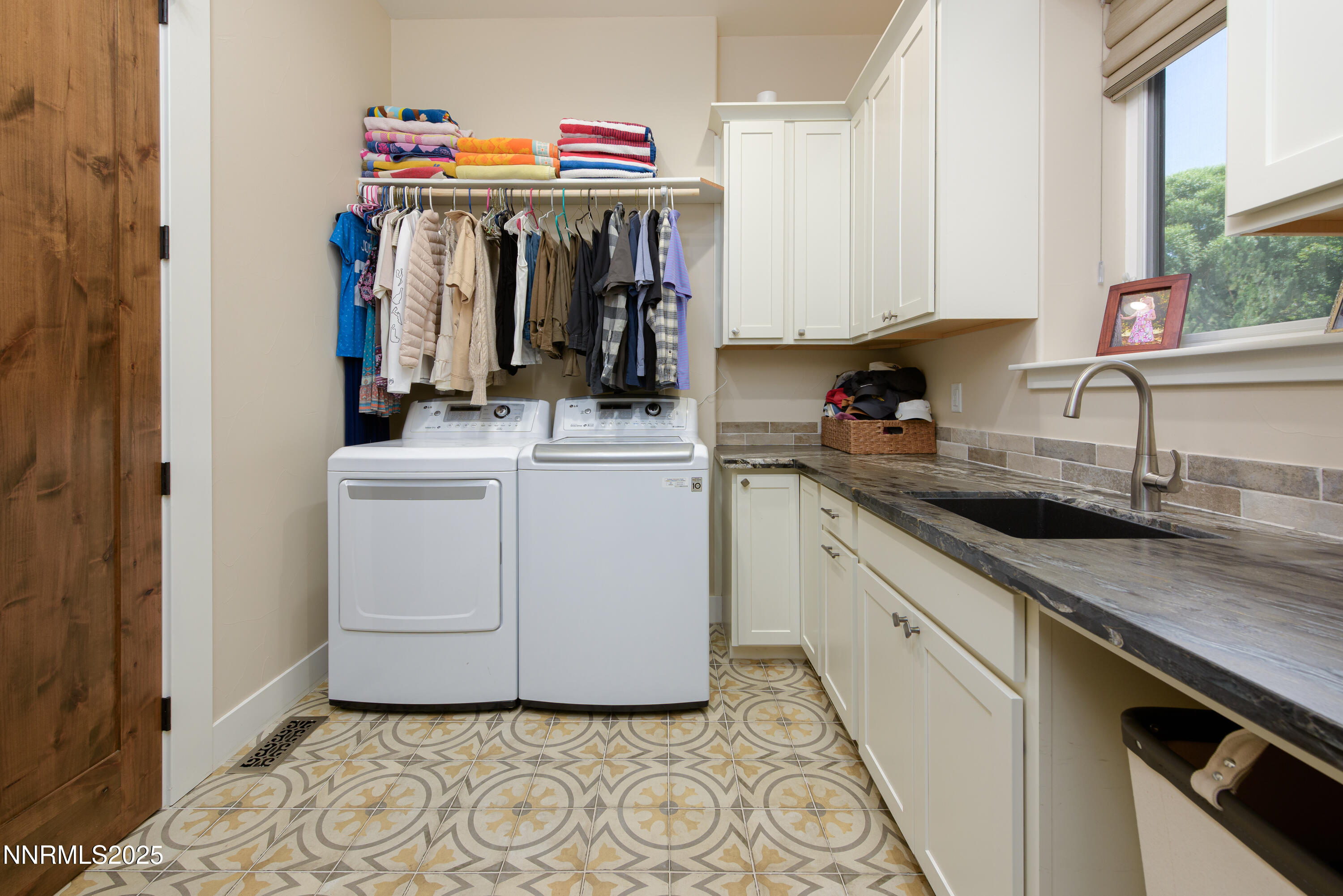 949 Heavenly View Ct-51