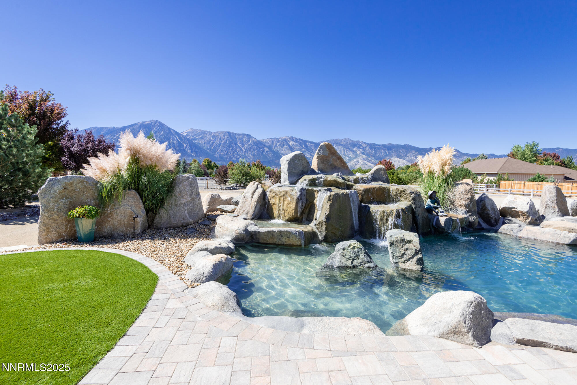 949 Heavenly View Ct-51