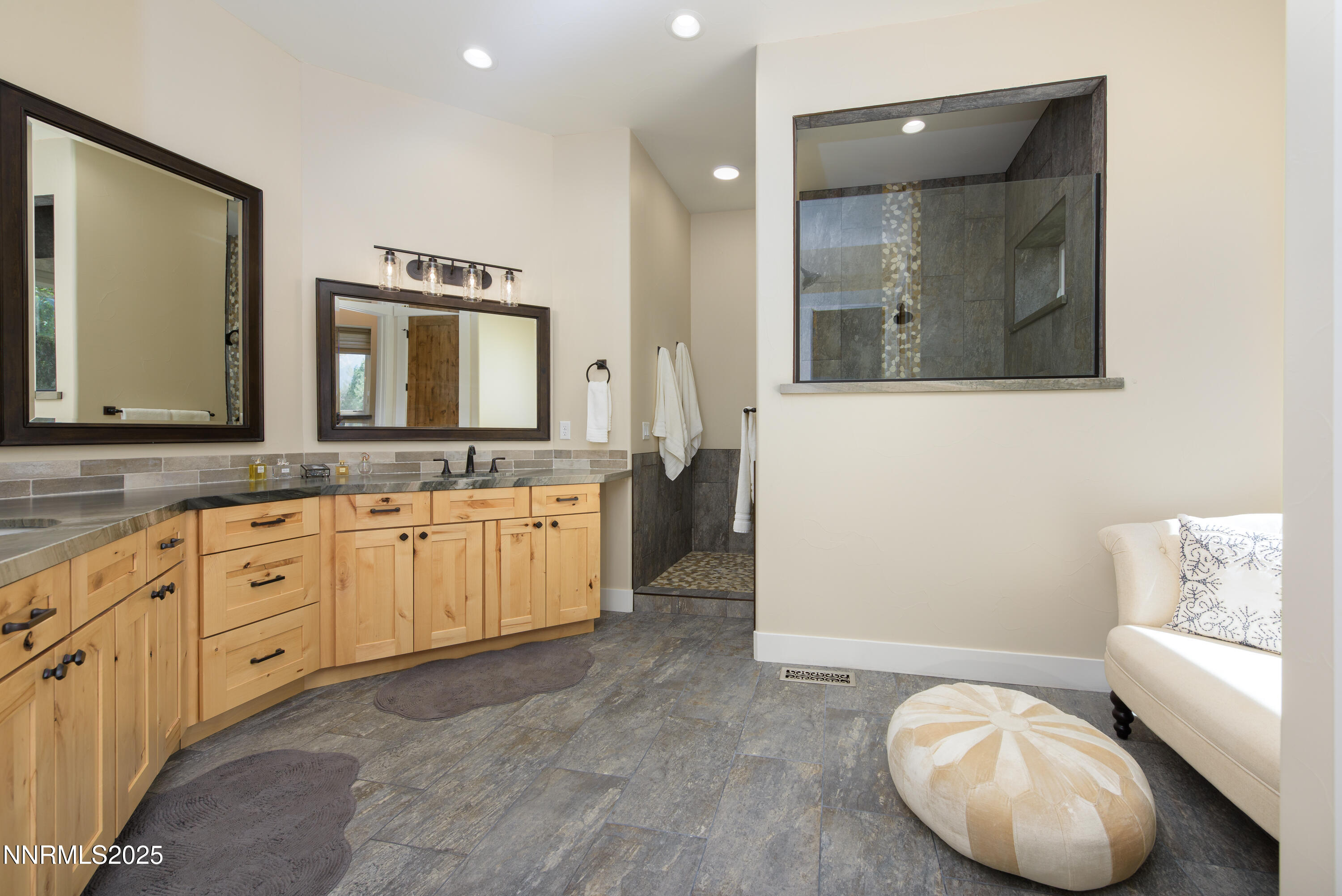 949 Heavenly View Ct-67