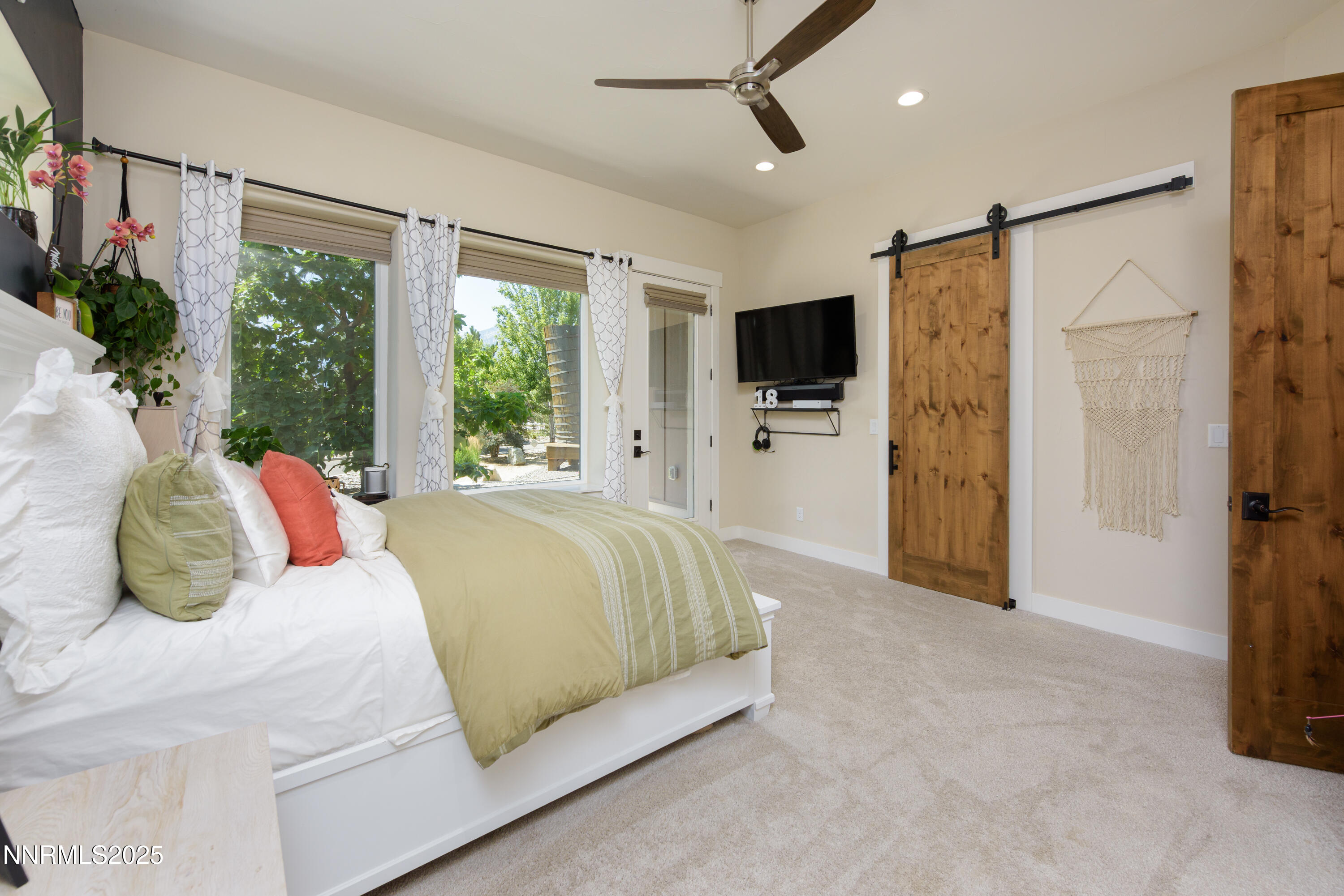 949 Heavenly View Ct-43