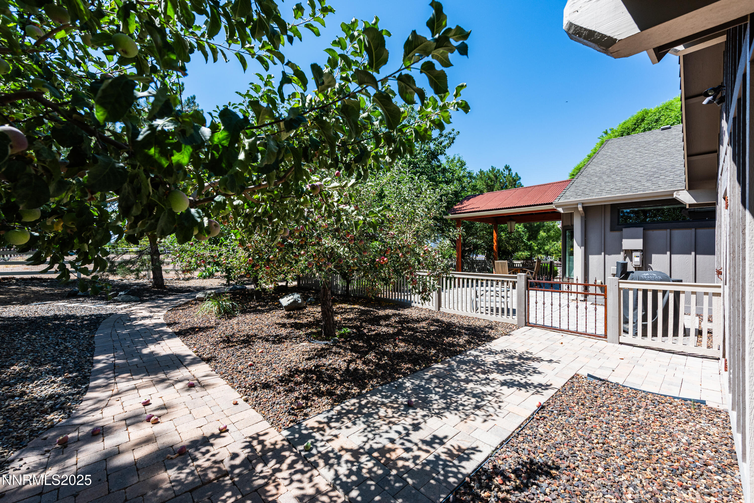 949 Heavenly View Ct-1