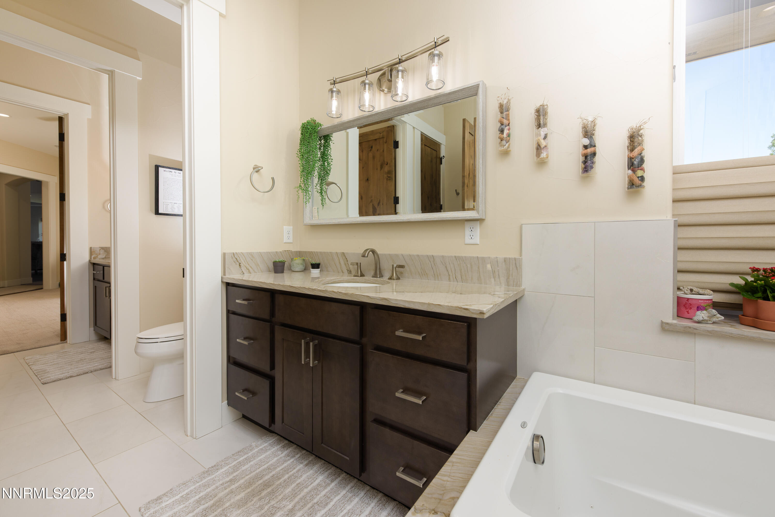 949 Heavenly View Ct-39