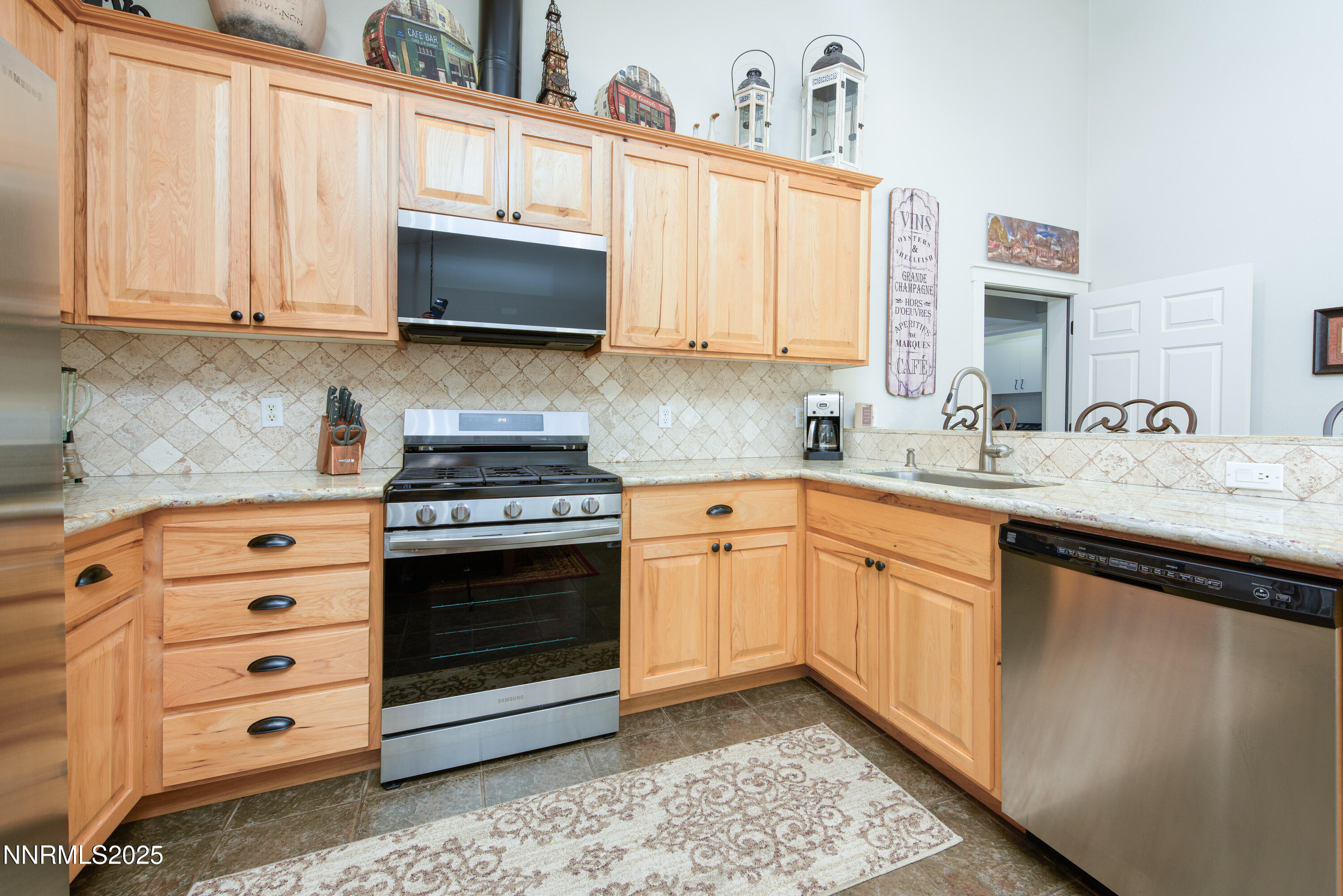 949 Heavenly View Ct-12