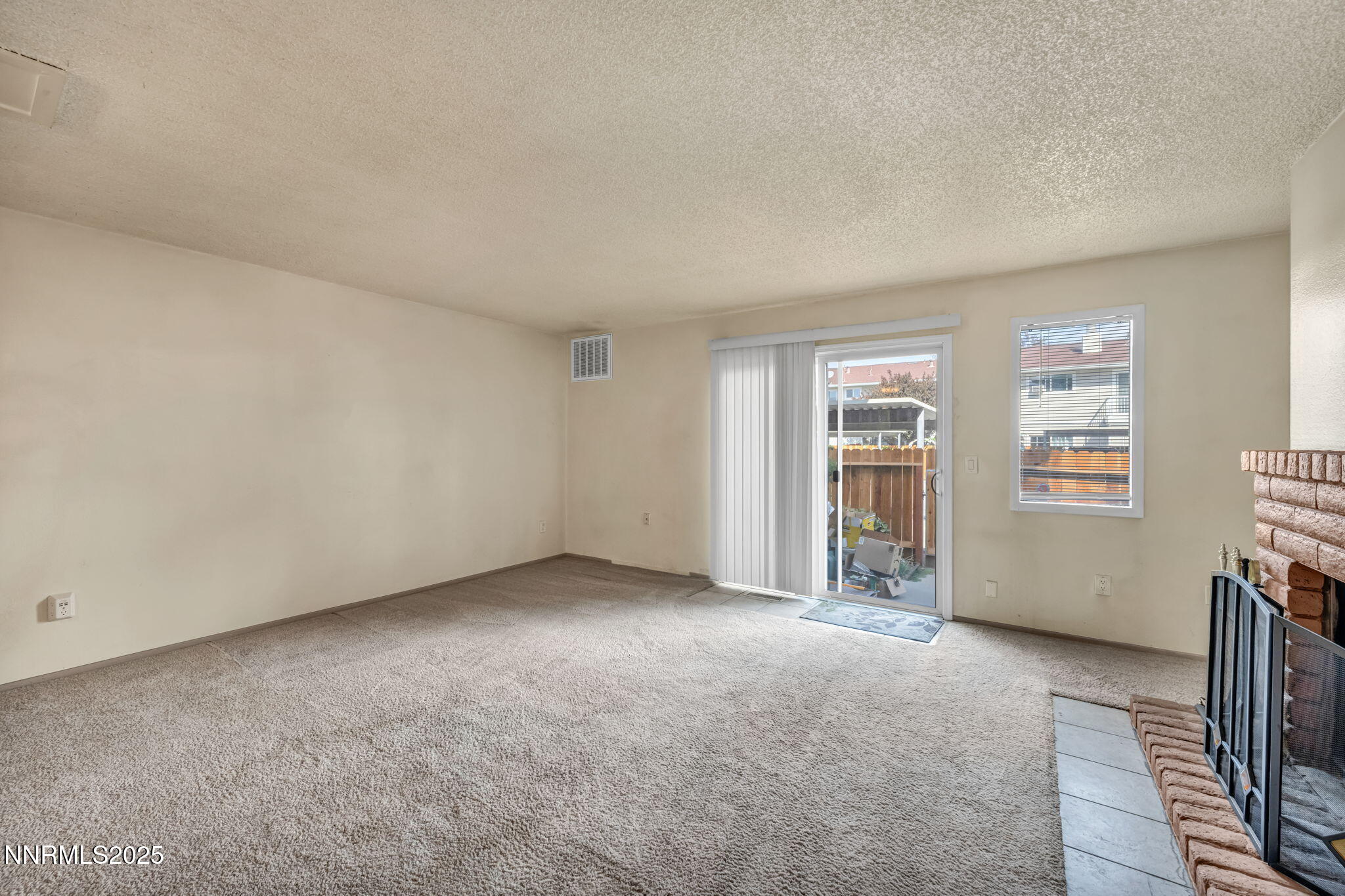 25-web-or-mls-1351-el-dorado-dr-unit-c