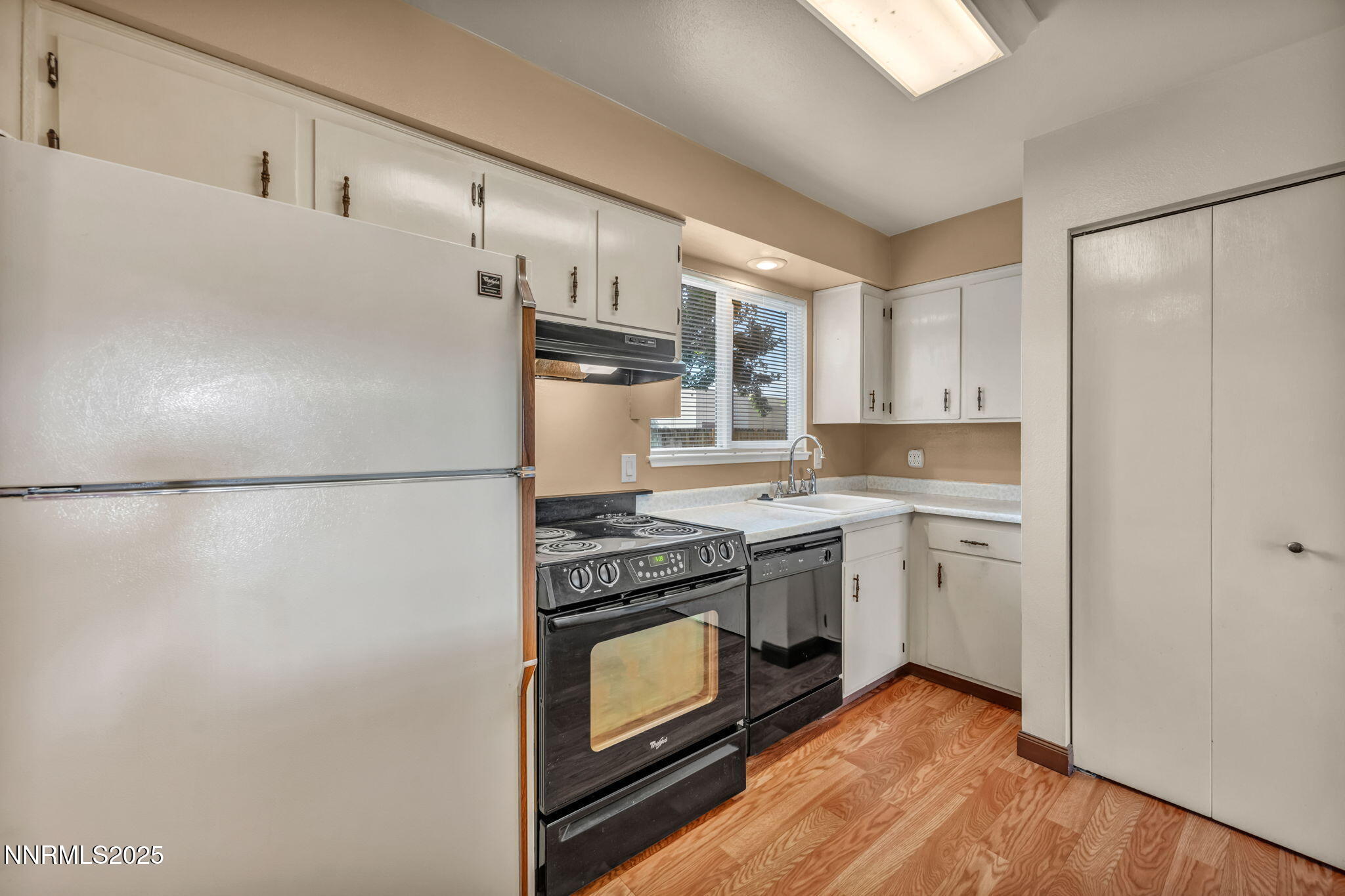 48-web-or-mls-1351-el-dorado-dr-unit-c