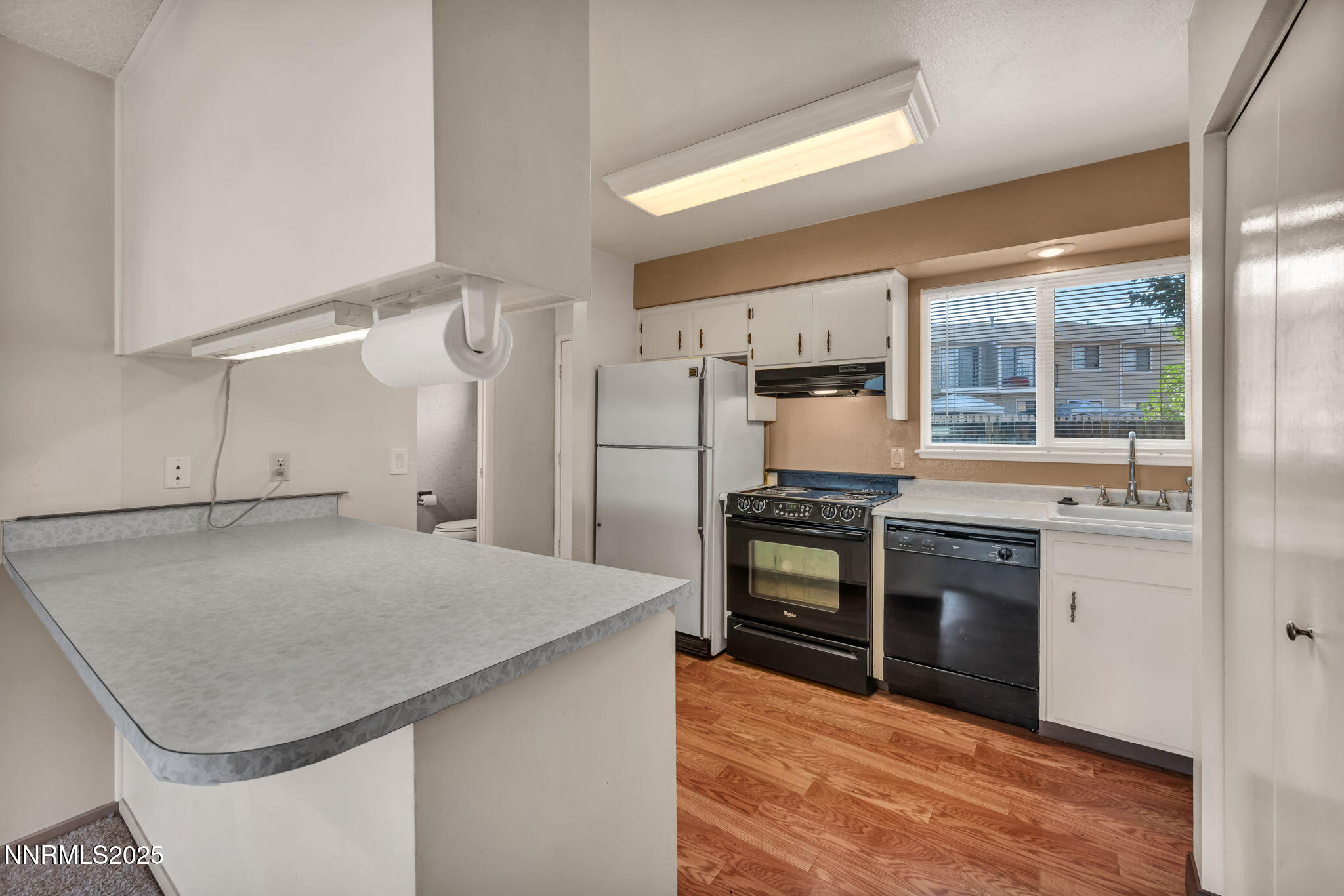 18-web-or-mls-1351-el-dorado-dr-unit-c