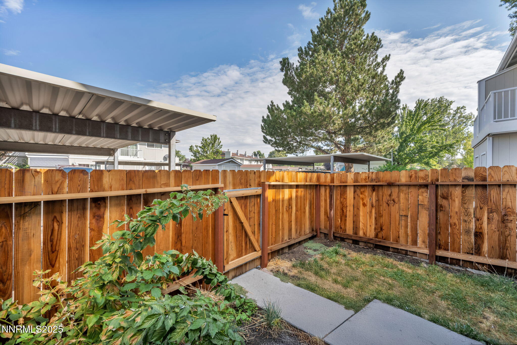 15-web-or-mls-1351-el-dorado-dr-unit-c