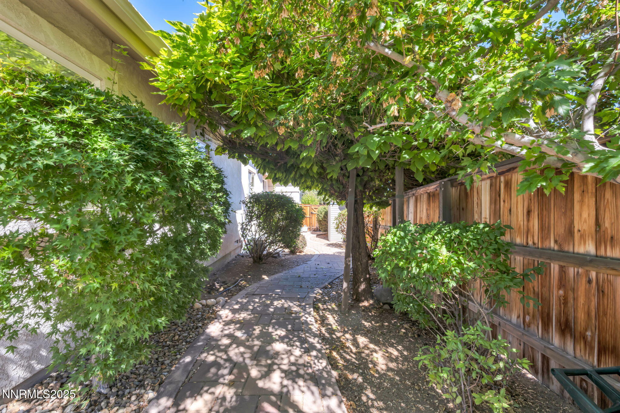 24-web-or-mls-12880-welcome-way