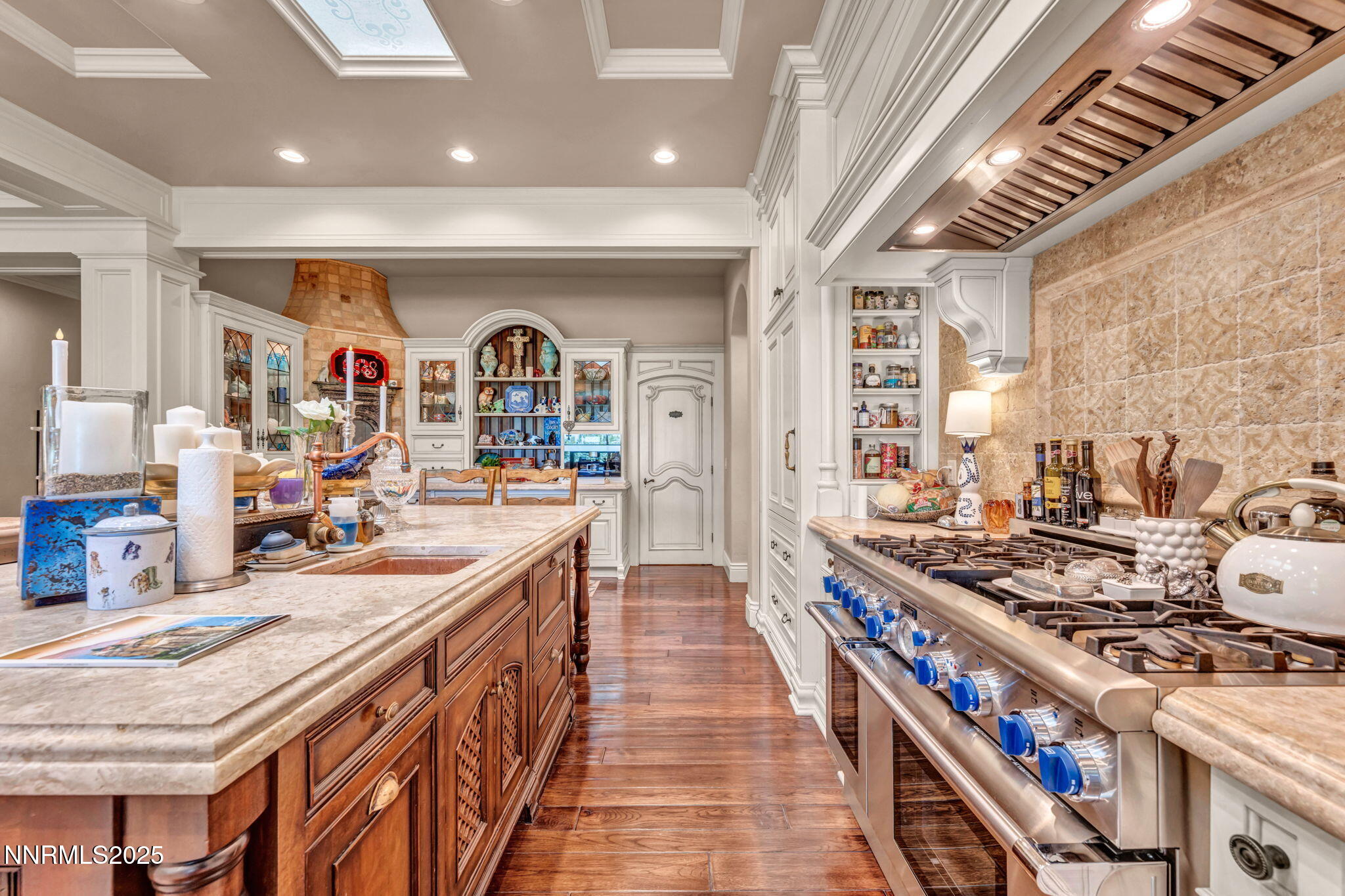 207-web-or-mls-3820-frost-ln