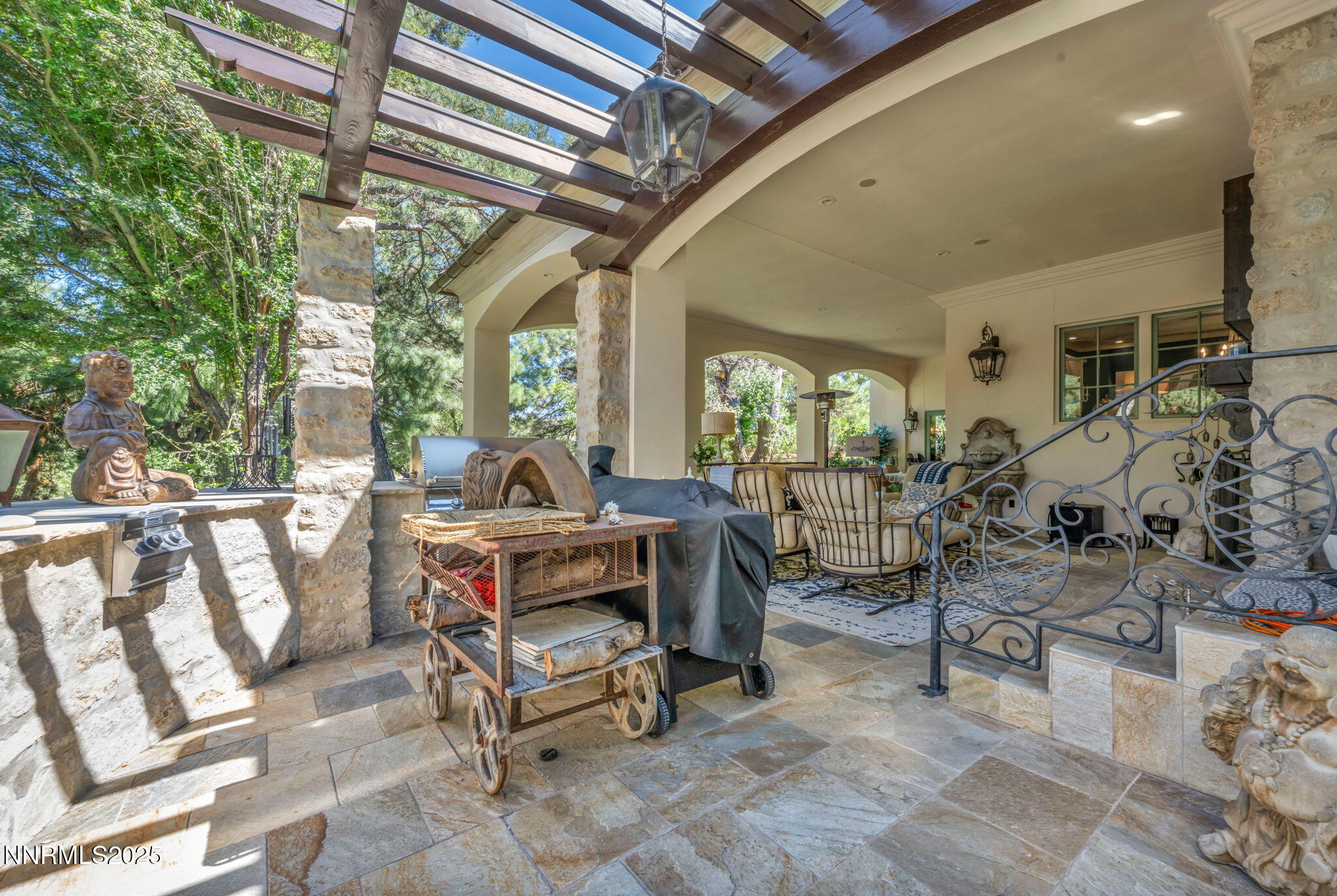 56-web-or-mls-3820-frost-ln