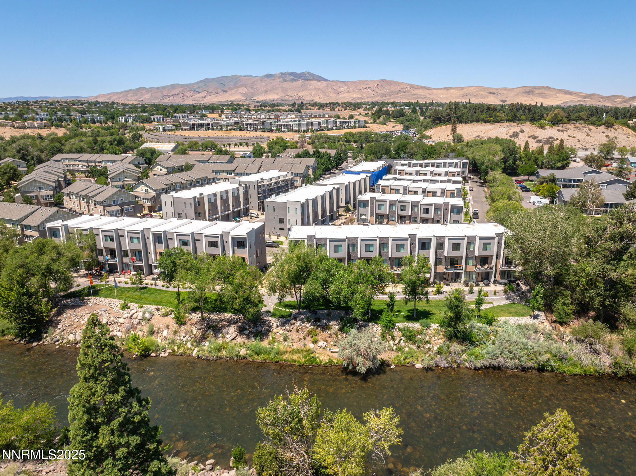 37-web-or-mls-DJI_0939