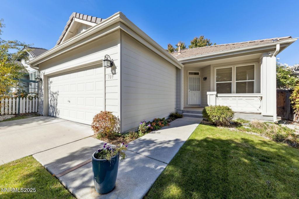 Photo of 709 Caughlin Glen, Reno, NV 89519 (MLS # 260003074)