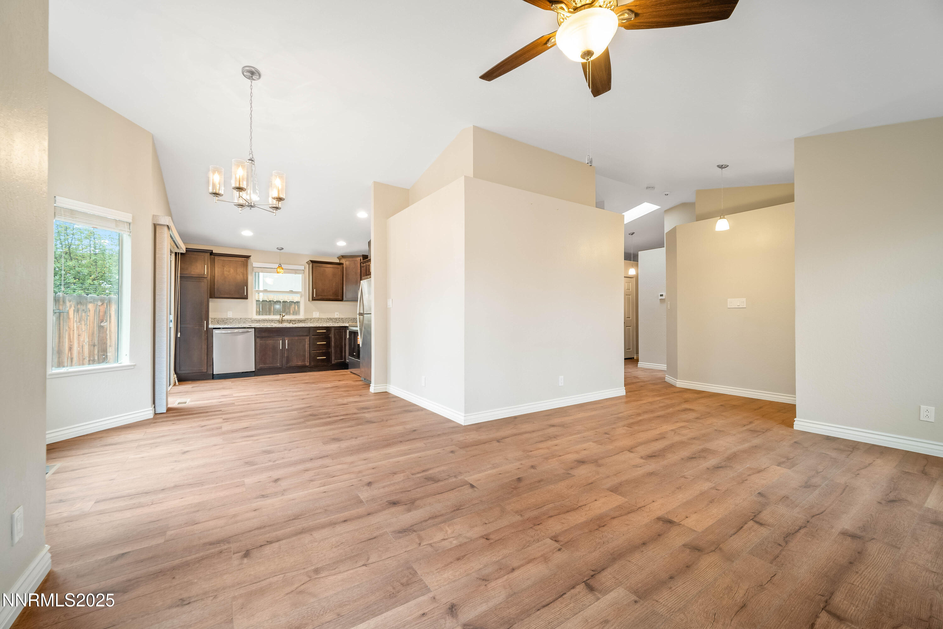 1146 Ambassador Dr MLS 008