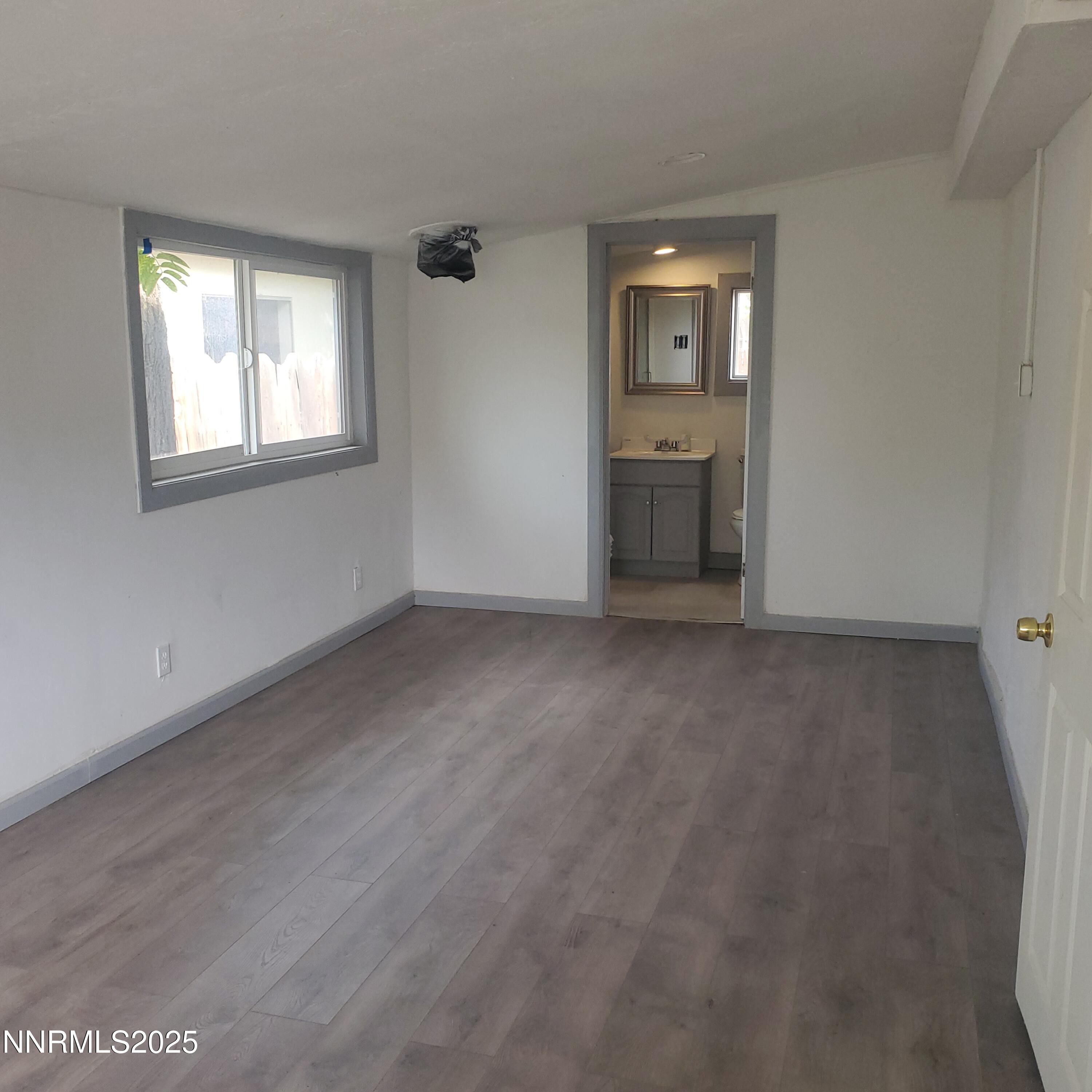 742 D street large room showing bathroom