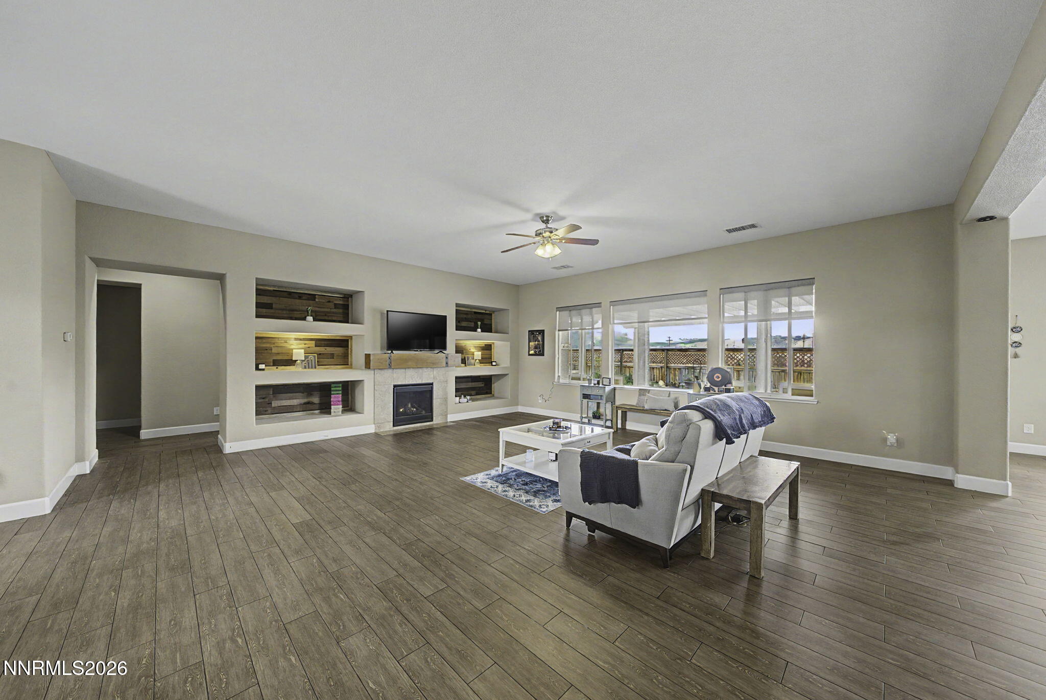 11725 Paradise View Drive