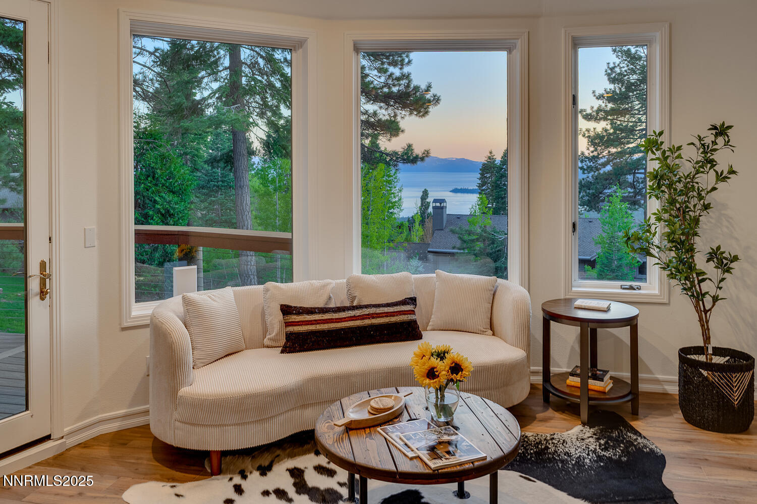 949 Fairview Blvd Incline-large-025-034-