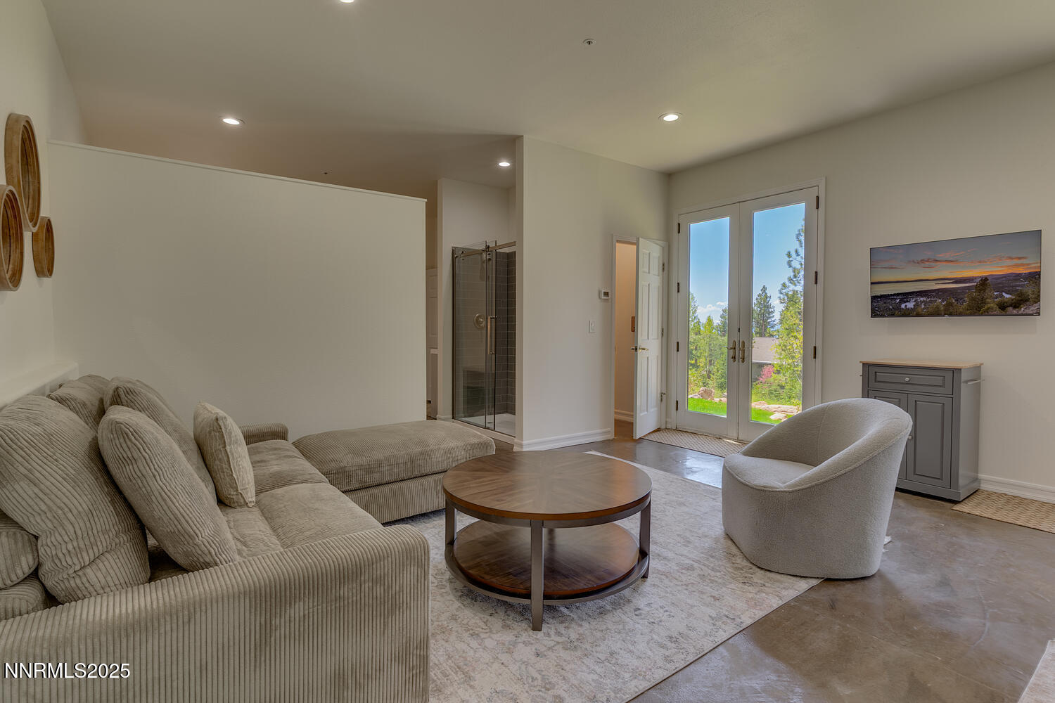 949 Fairview Blvd Incline-large-047-055-