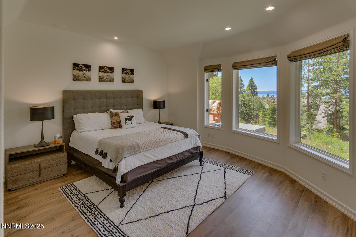 949 Fairview Blvd Incline-large-039-027-