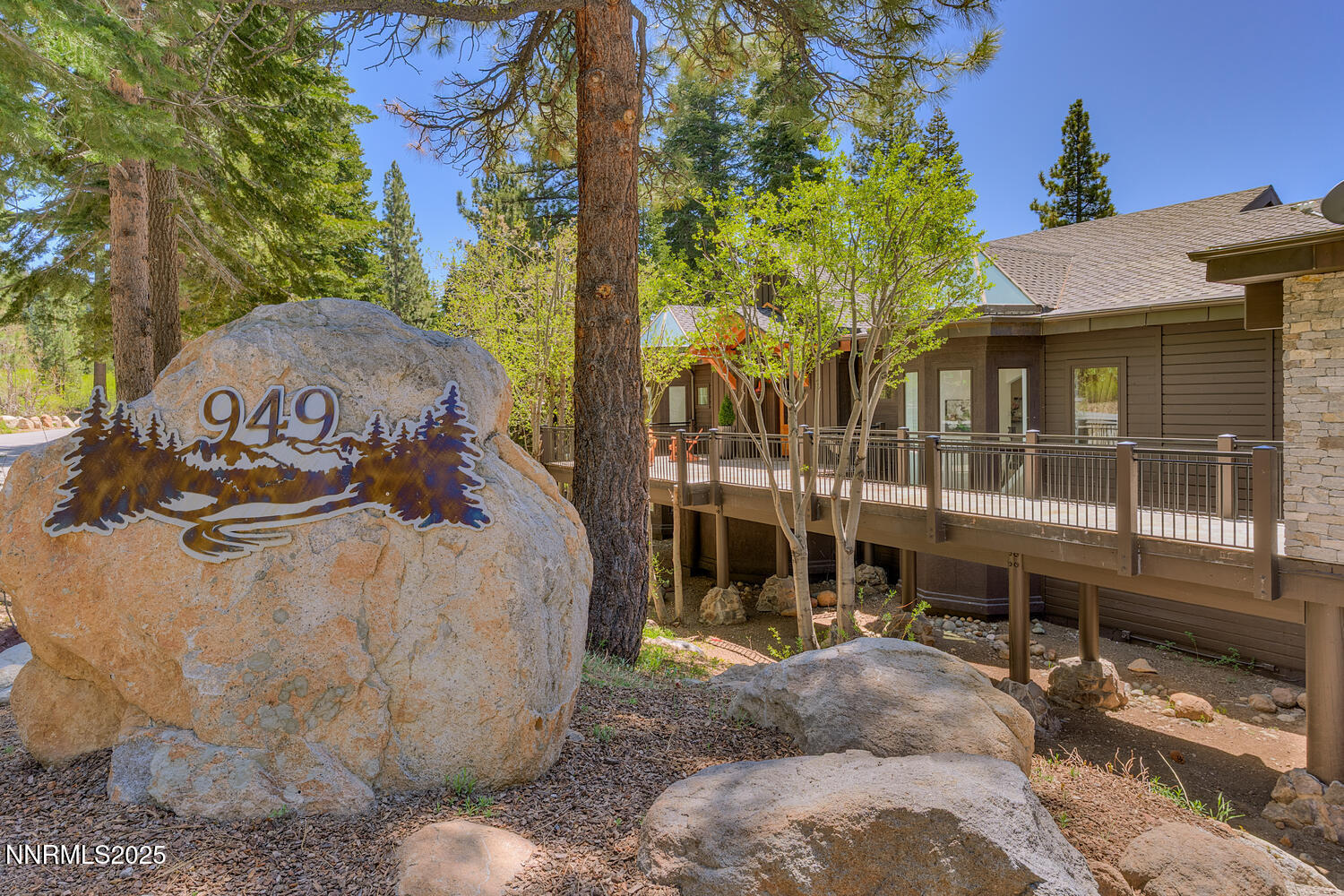 949 Fairview Blvd Incline-large-007-004-