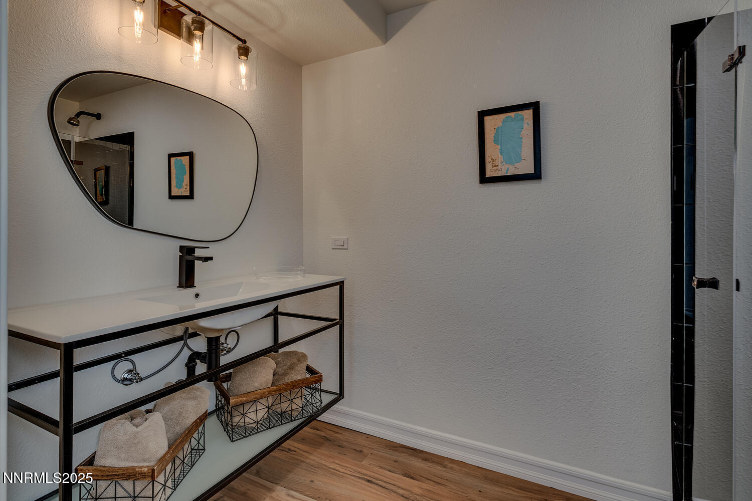 949 Fairview Blvd Incline-large-029-030-