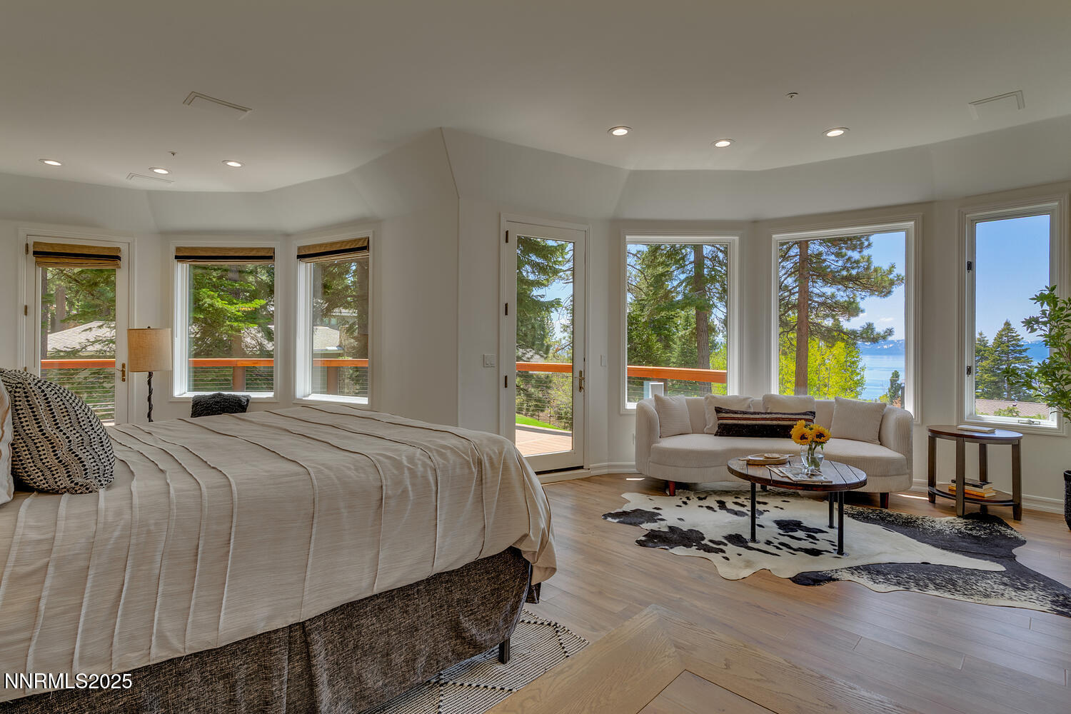 949 Fairview Blvd Incline-large-023-018-