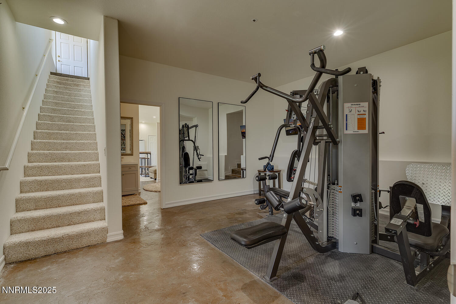 949 Fairview Blvd Incline-large-044-059-