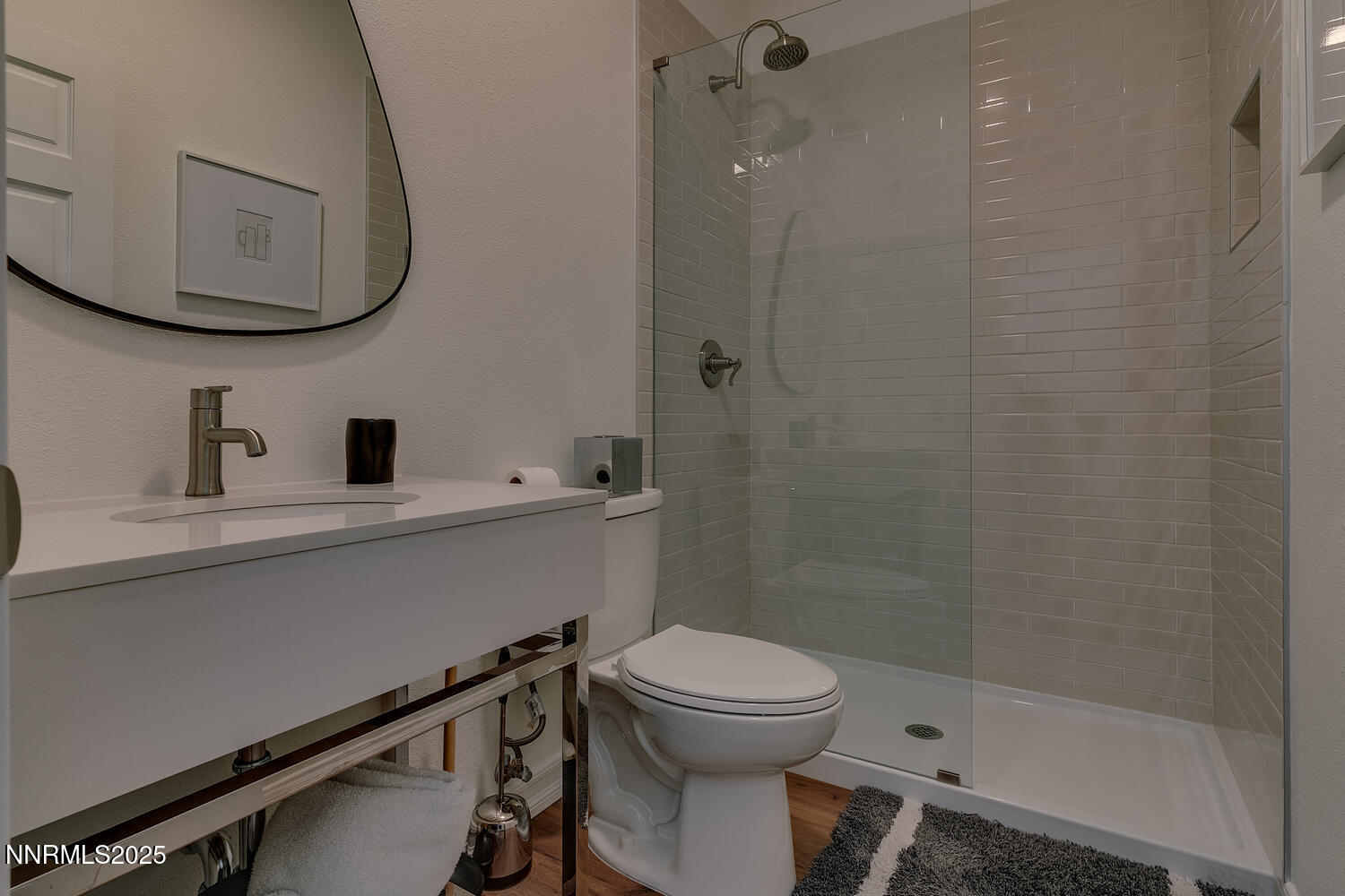 949 Fairview Blvd Incline-large-036-036-