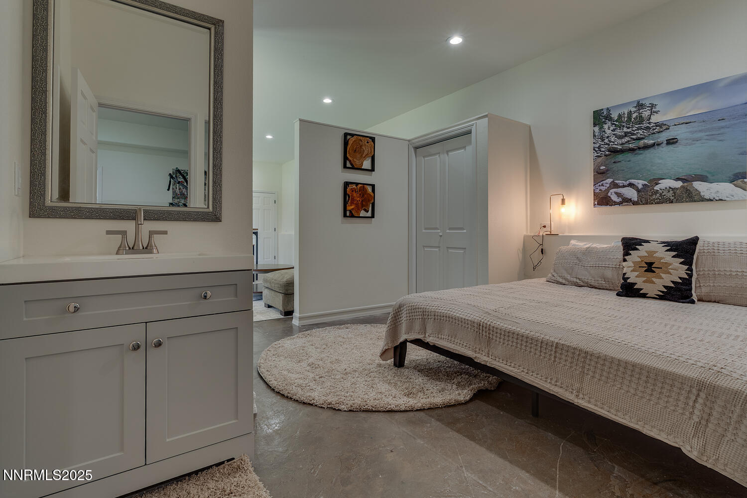 949 Fairview Blvd Incline-large-045-011-