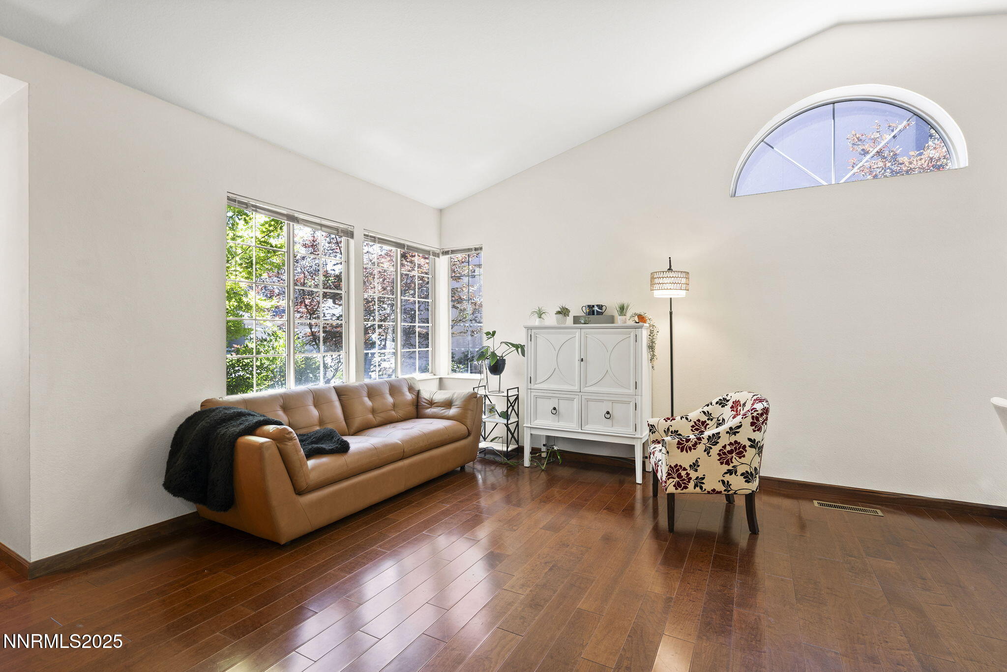 9-web-or-mls-_DSC0323