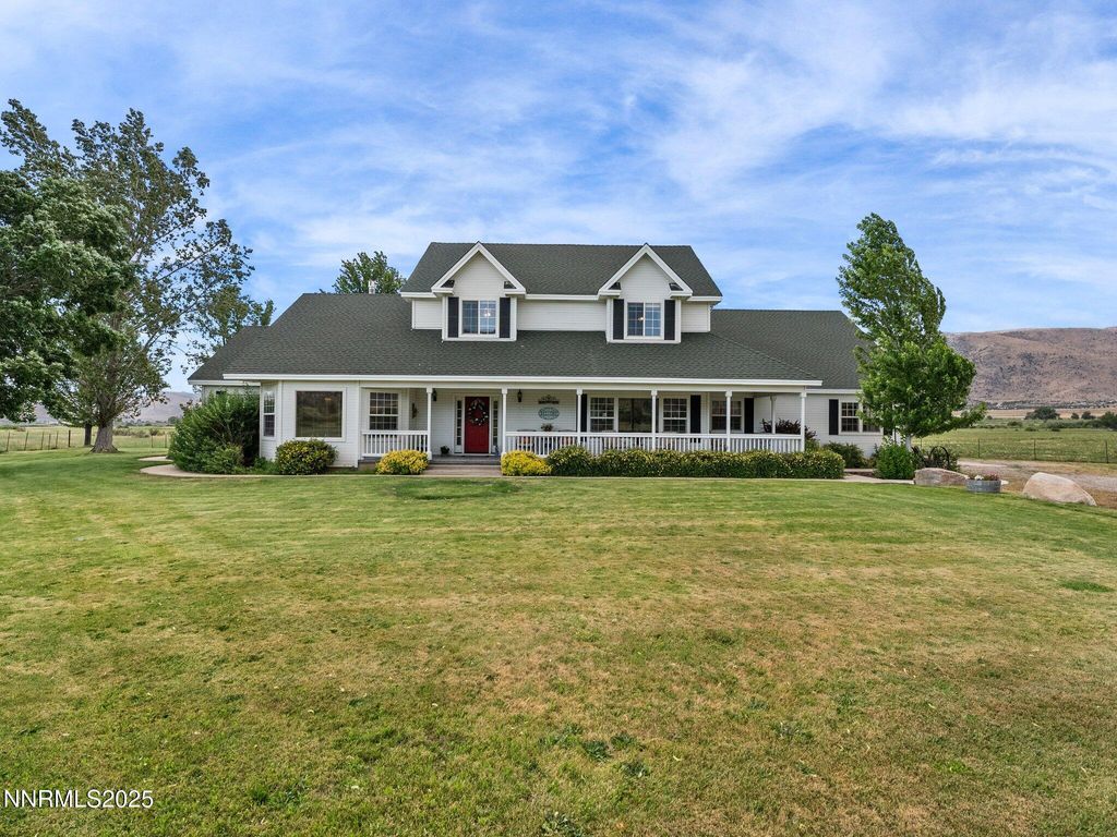 Photo of 801 Larson Lane, Coleville, CA 96107 (MLS # 260004104)