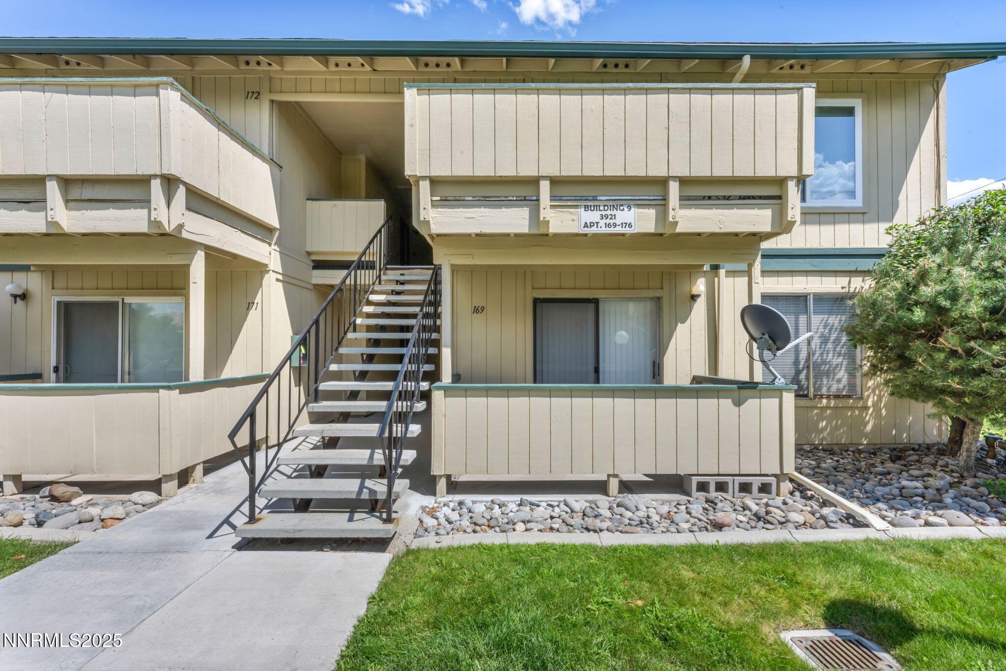 4-web-or-mls-3921-clear-acre-ln-apt-169