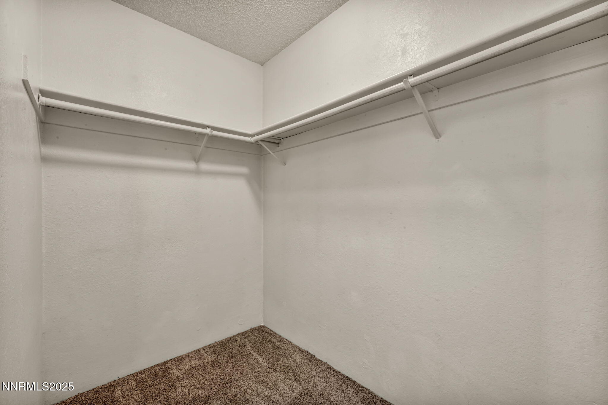 29-web-or-mls-3921-clear-acre-ln-apt-169