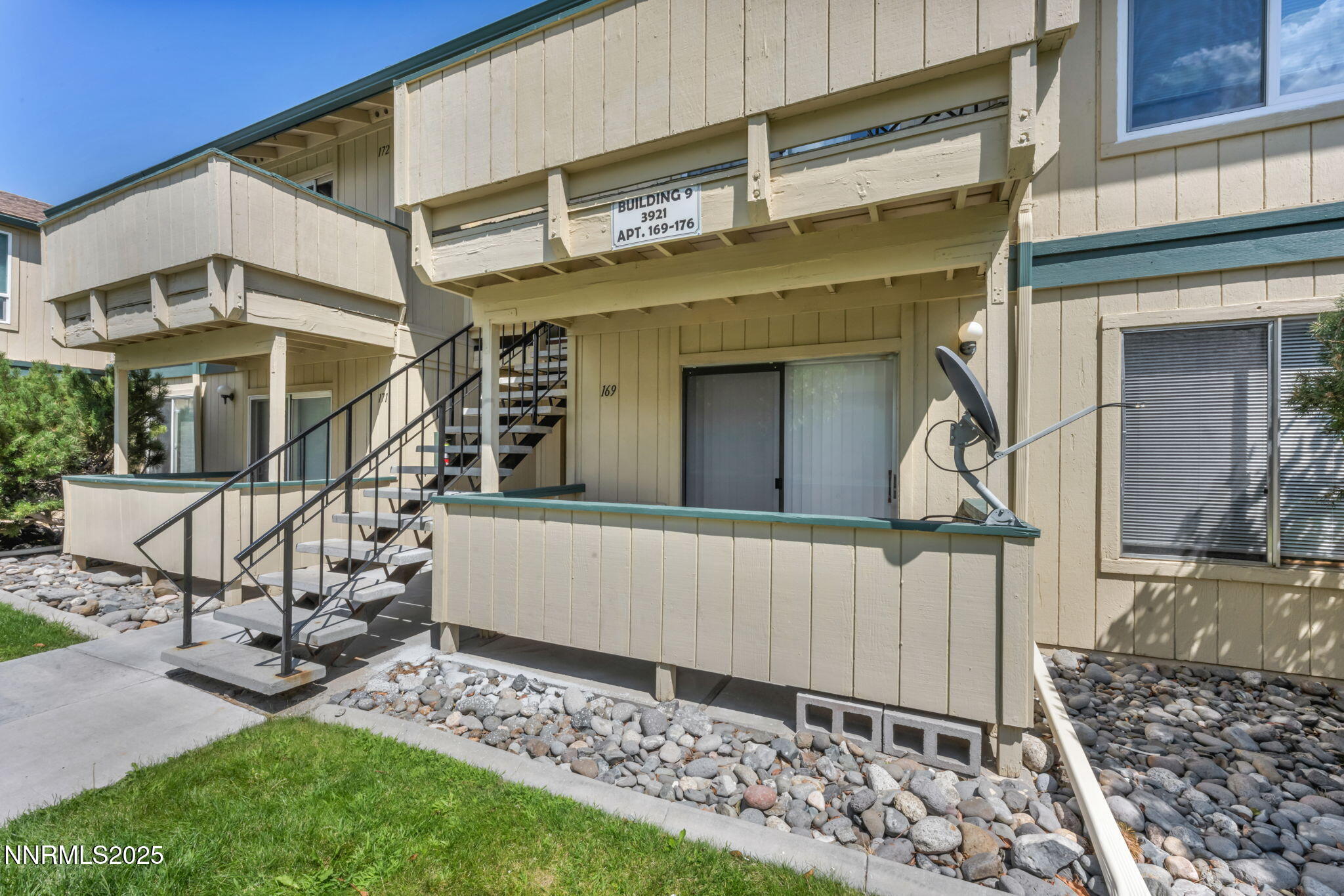 3-web-or-mls-3921-clear-acre-ln-apt-169