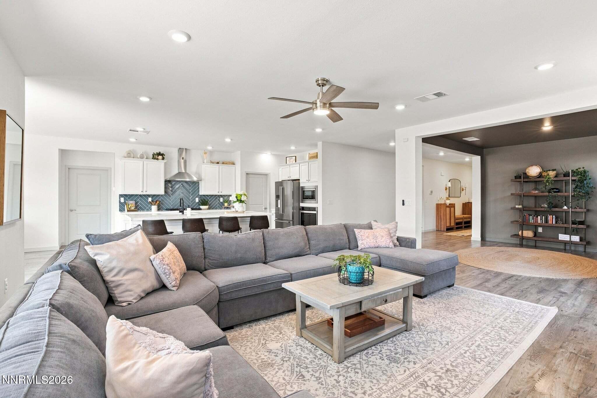 8388 Fenhollow Drive