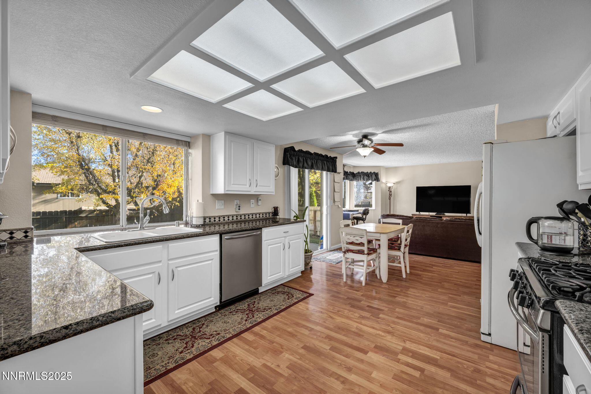 54-web-or-mls-957-leah-cir