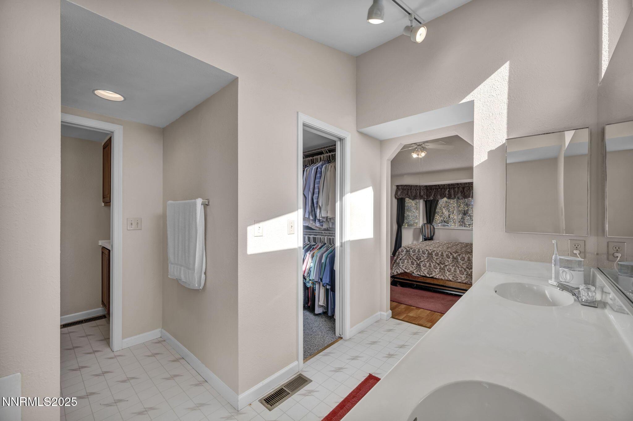 75-web-or-mls-957-leah-cir