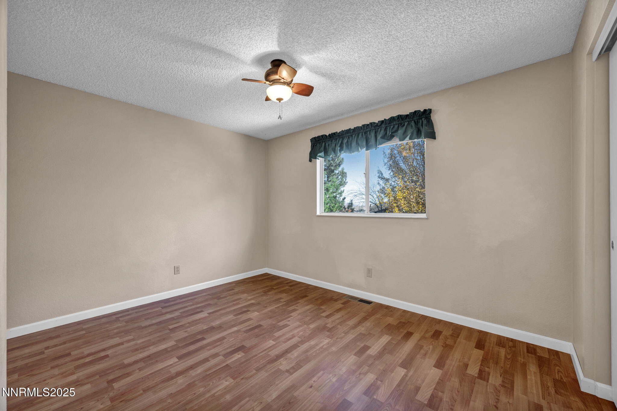 68-web-or-mls-957-leah-cir