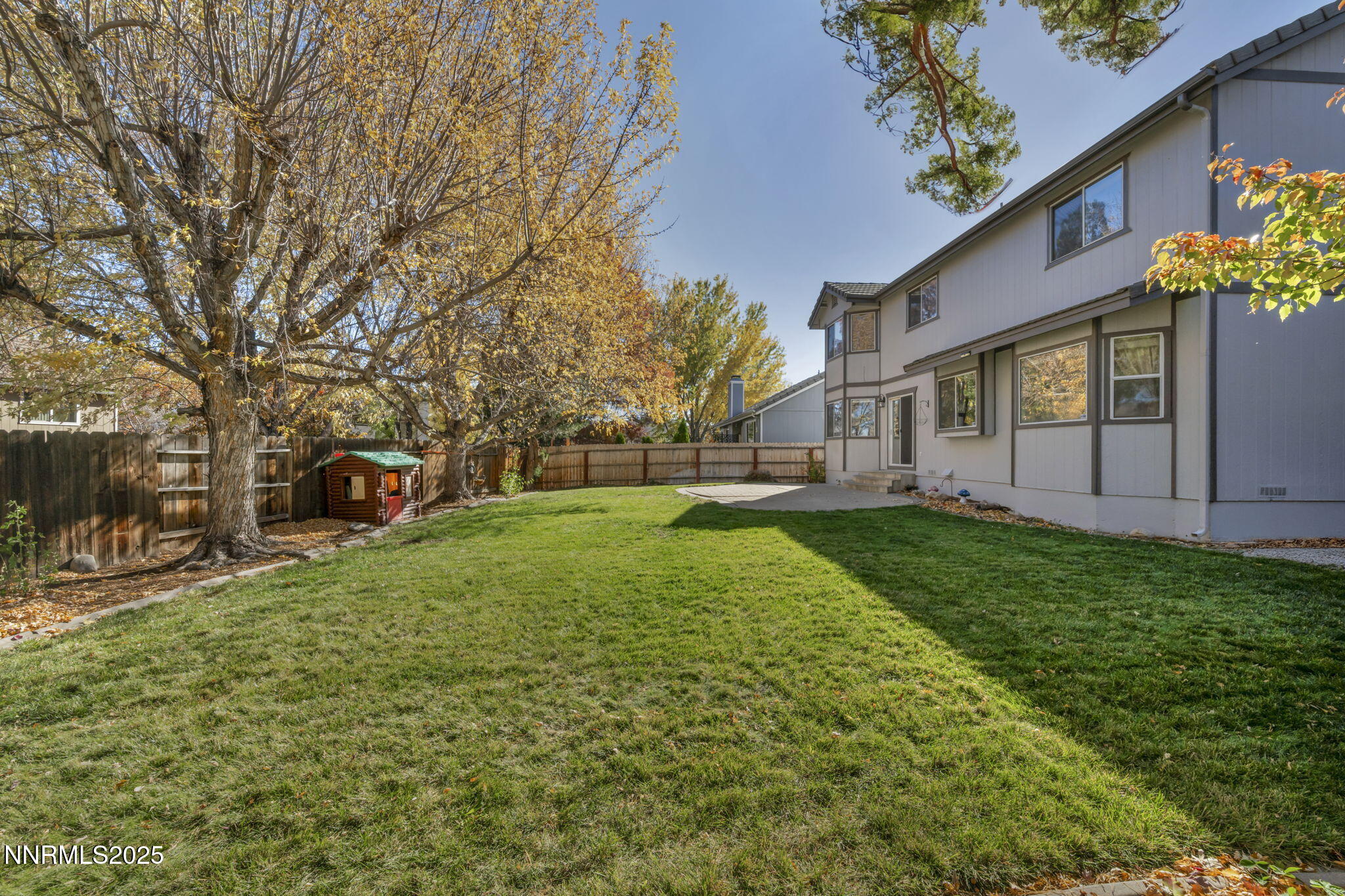 15-web-or-mls-957-leah-cir